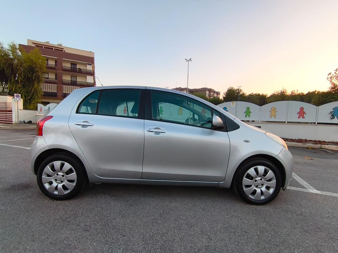 Toyota Yaris 1.3 5 porte