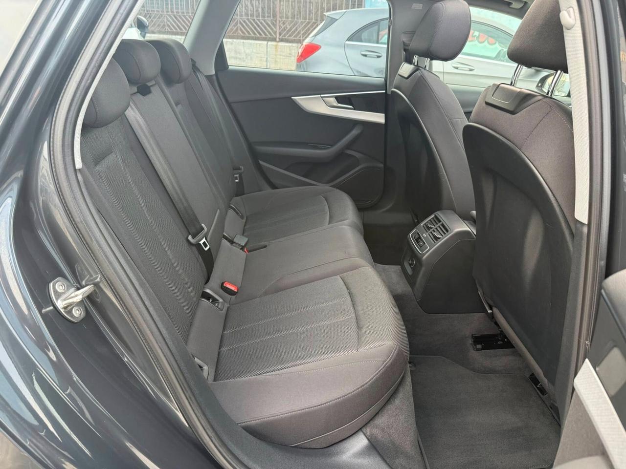 Audi A4 Avant 2.0 TDI 150 CV - TETTO APRIBILE-