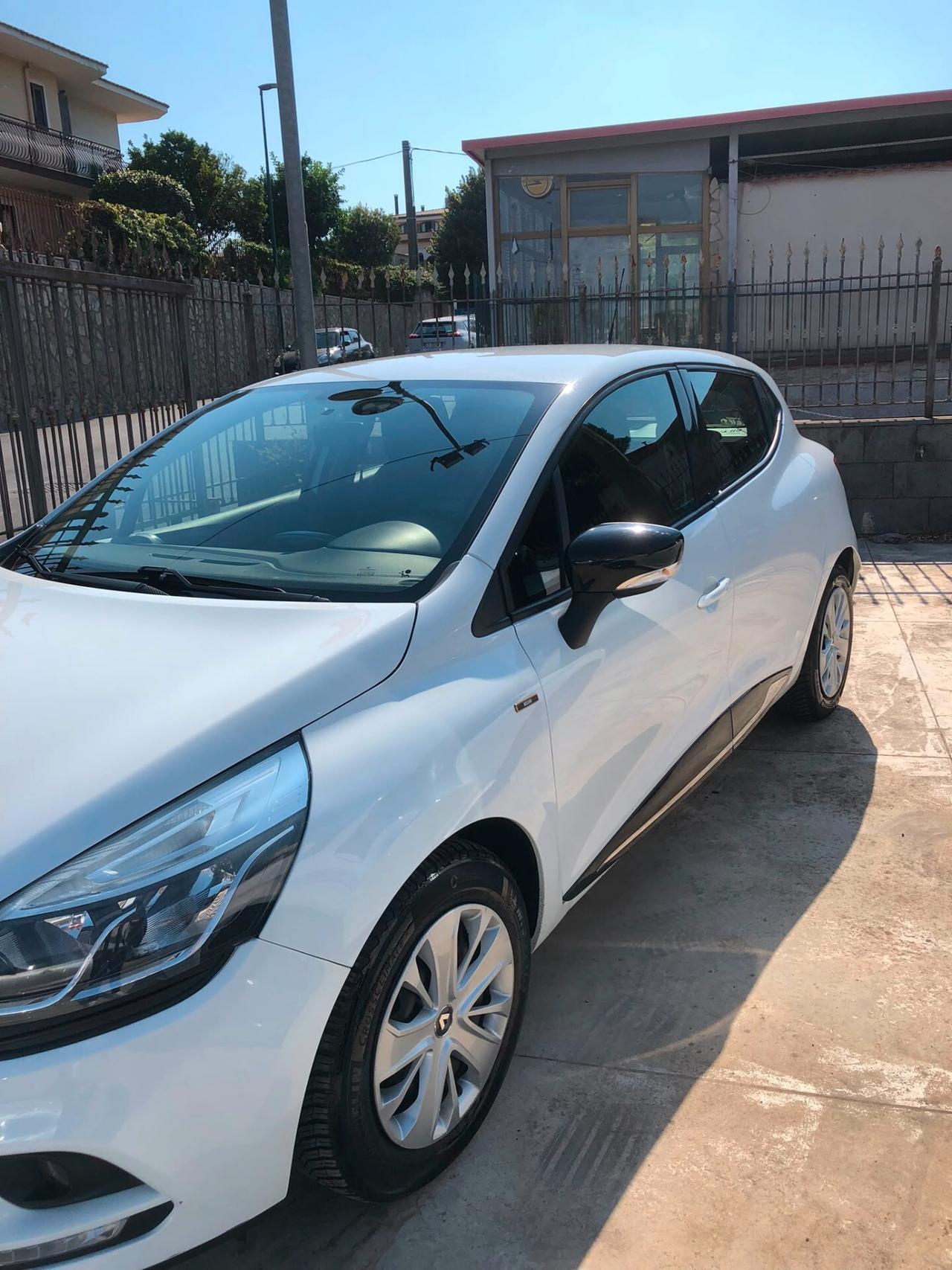 Renault Clio dCi 8V 75 CV 5 porte Moschino Intens