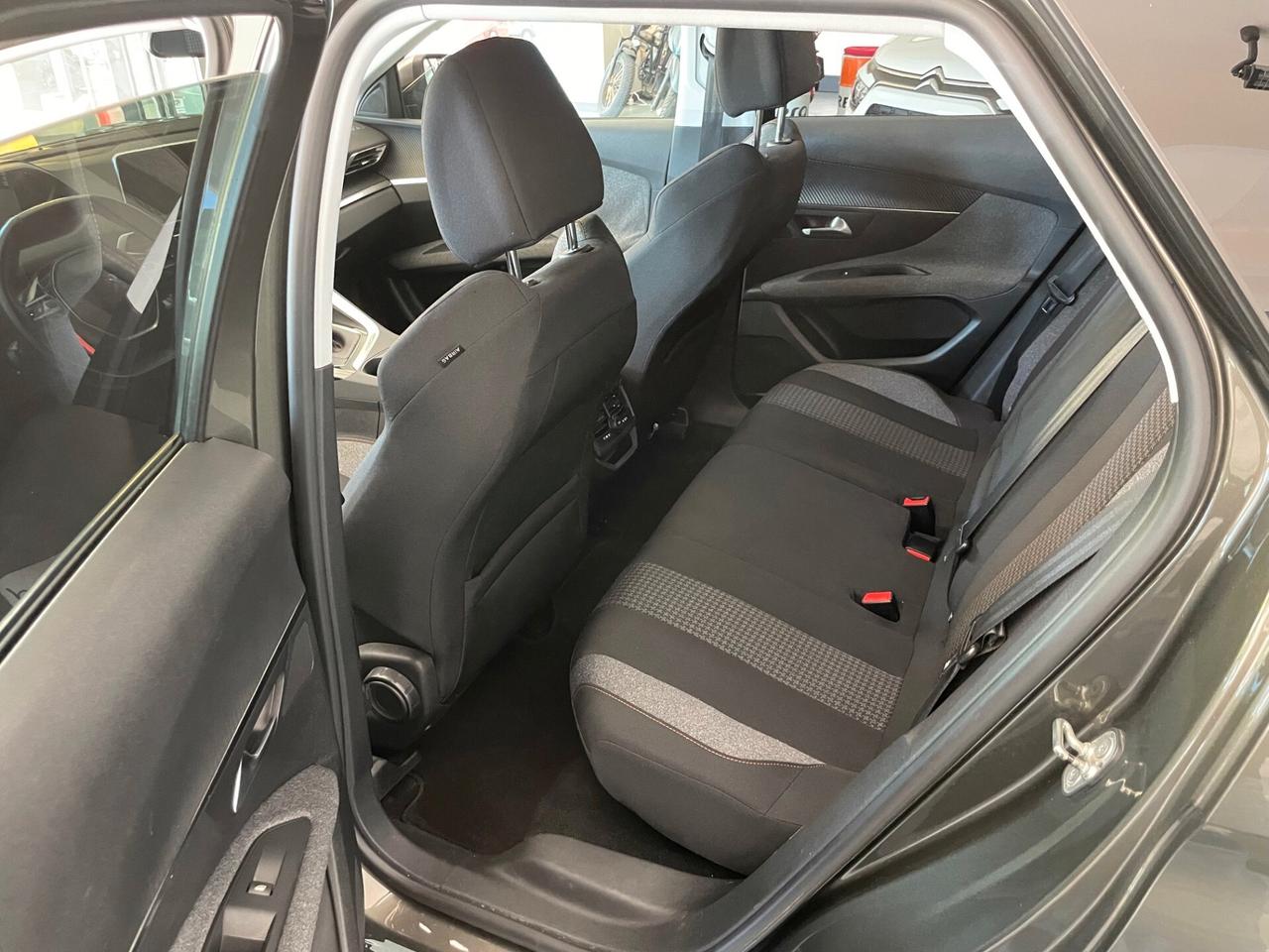 Peugeot 3008 BlueHDi 120 S&S Business