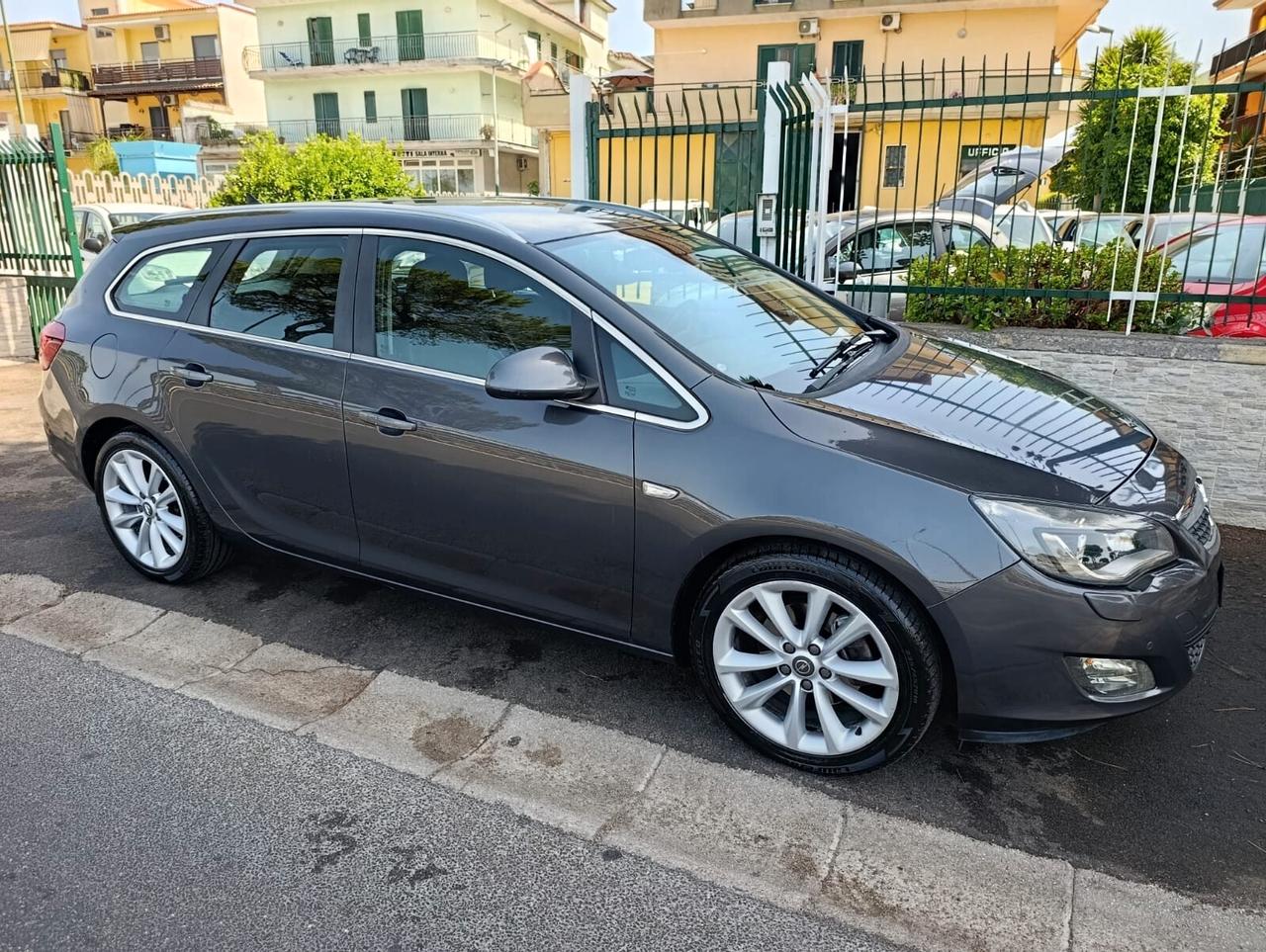 Opel Astra 1.7 CDTI Sports Tourer Cosmo 2011