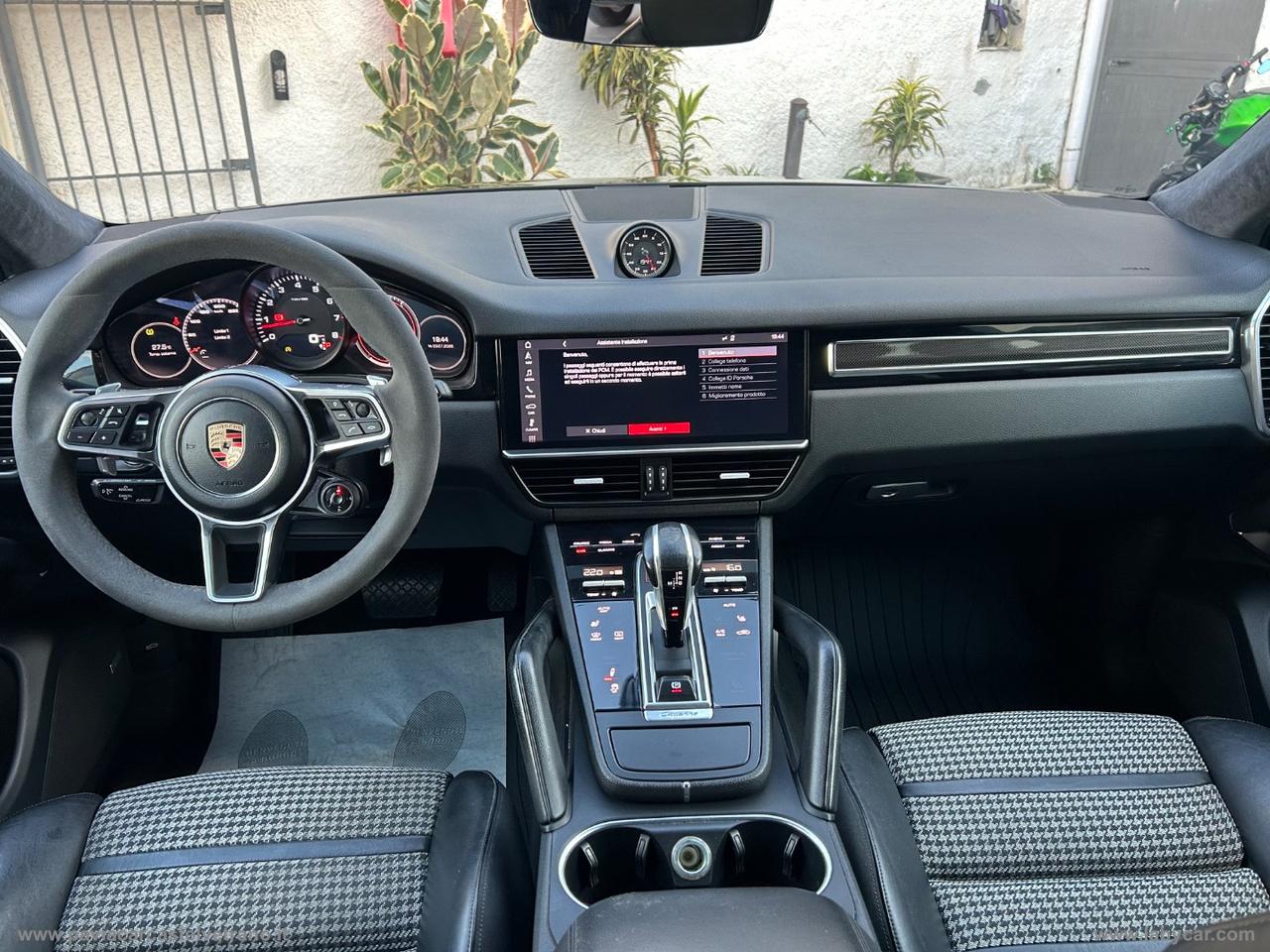 PORSCHE Cayenne 3.0 V6