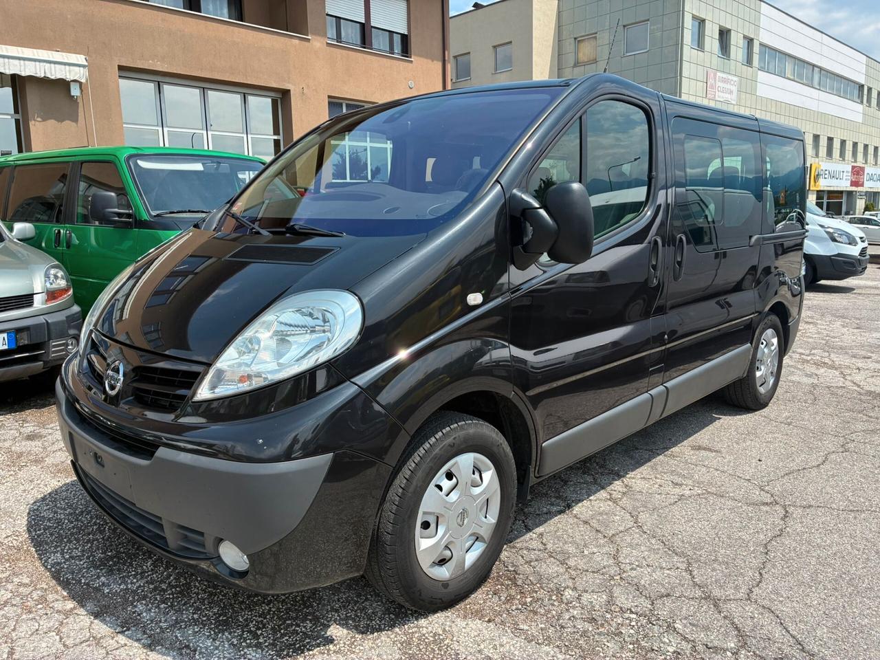Nissan Primastar 2.0 DCI 115CV 9 POSTI