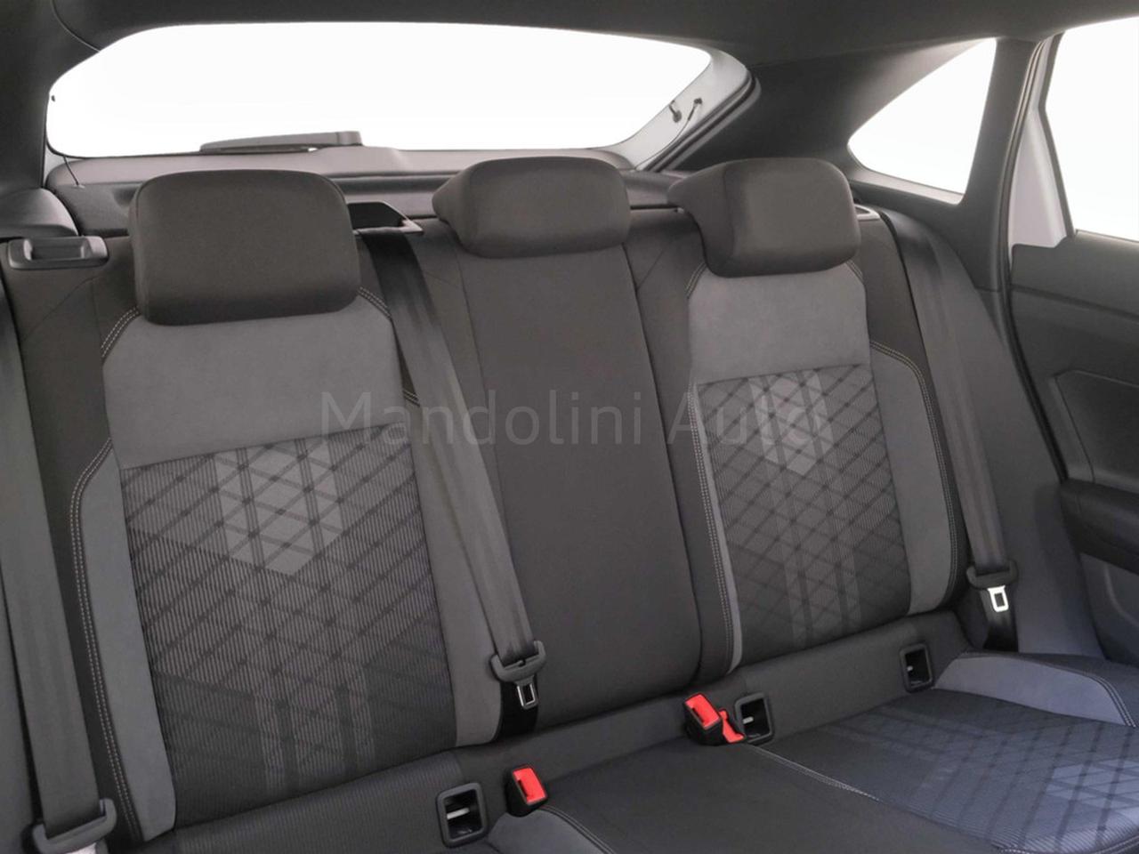 Volkswagen Taigo 1.0 tsi 115cv r-line dsg