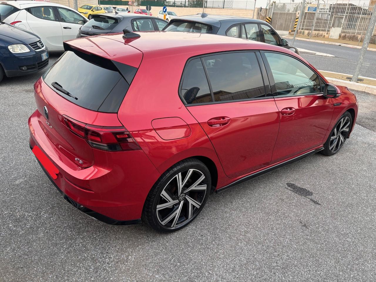 Volkswagen Golf 1.5 eTSI 130 CV EVO ACT DSG R-Line