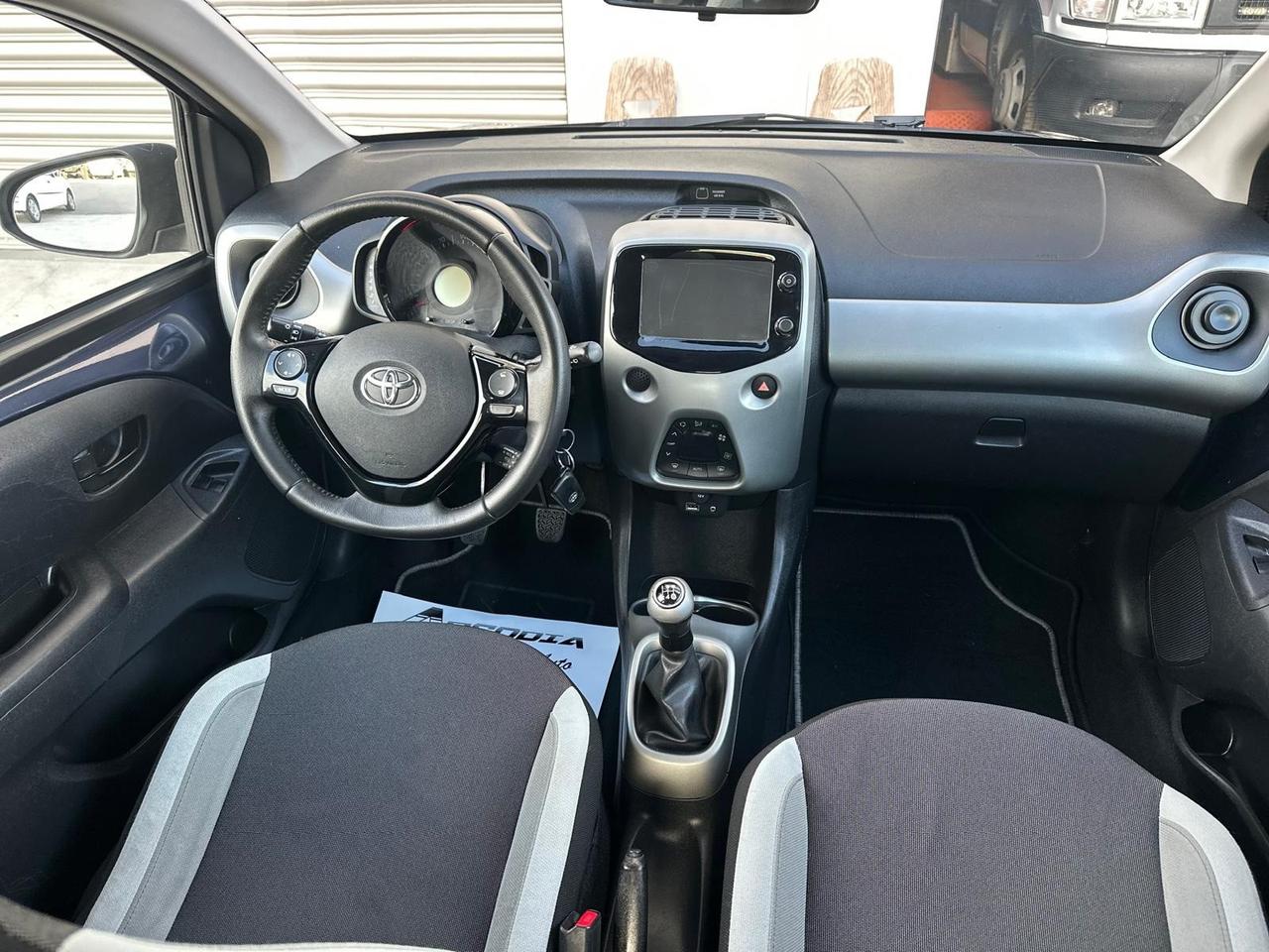 Toyota Aygo 1.0 VVT-i 69 CV 5 porte x-clusiv