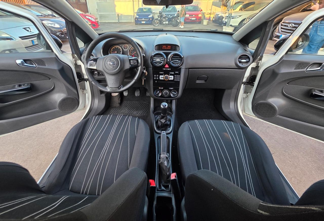 Opel Corsa 1.2 80CV 3 porte GPL-TECH Edition