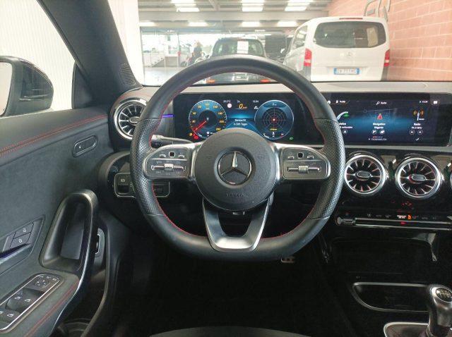 MERCEDES-BENZ CLA 200 Premium AMG LINE