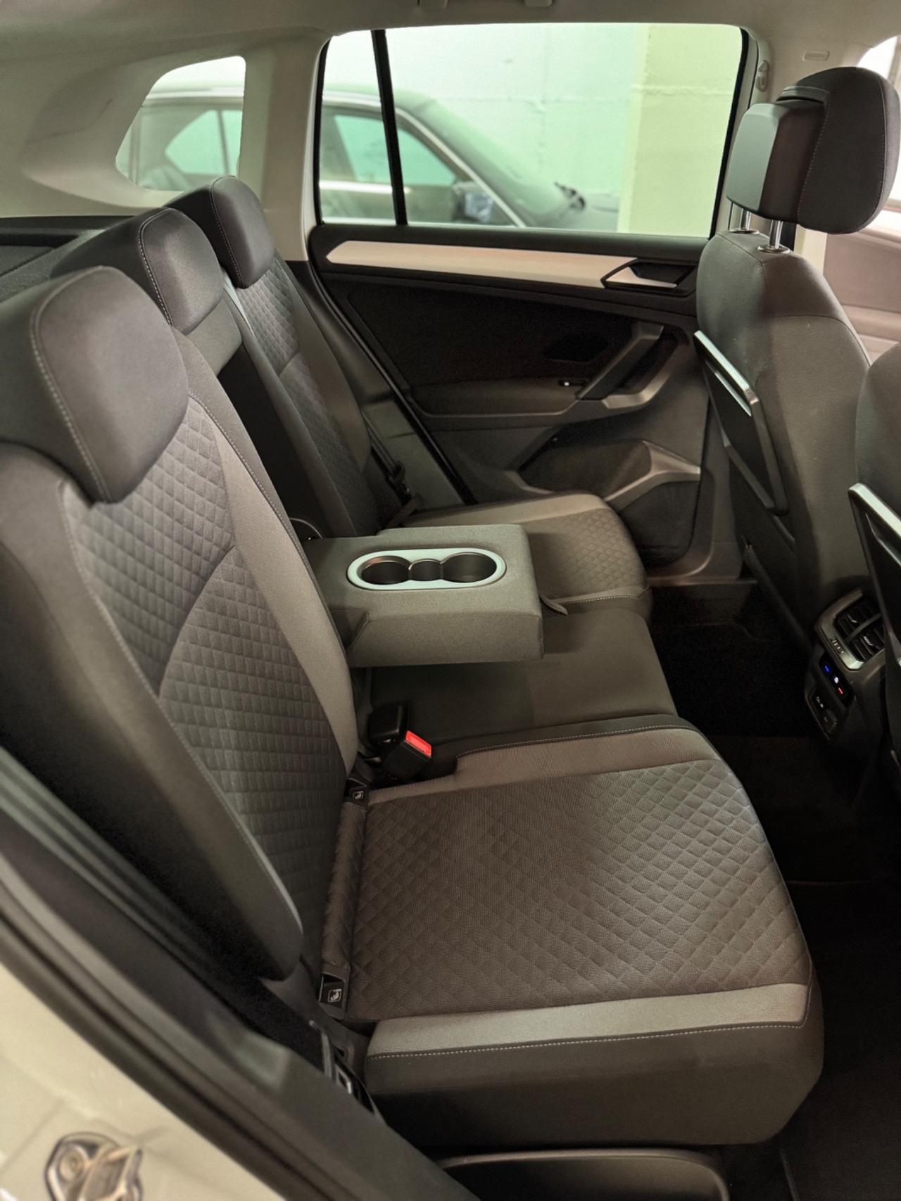 Volkswagen Tiguan 2.0 TDI SCR DSG 4MOTION Sport BMT R-LINE