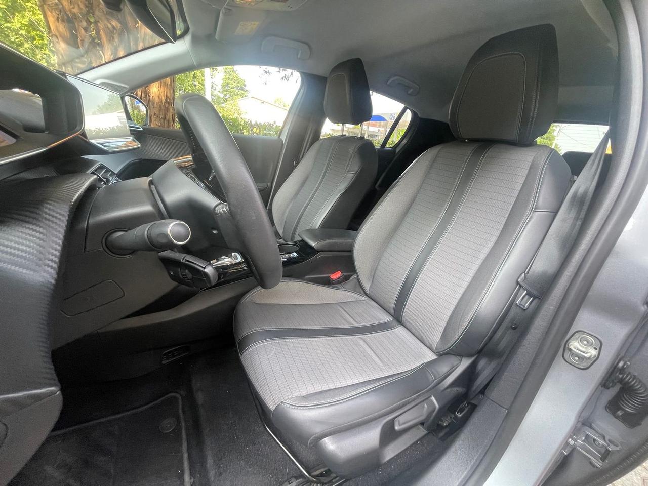 Peugeot 208 Allure e-208 #5990