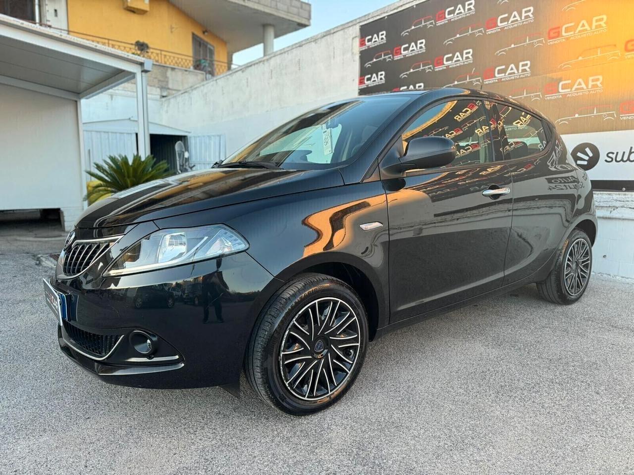 Lancia Ypsilon 1.0 FireFly 5 porte S&S Hybrid Gold