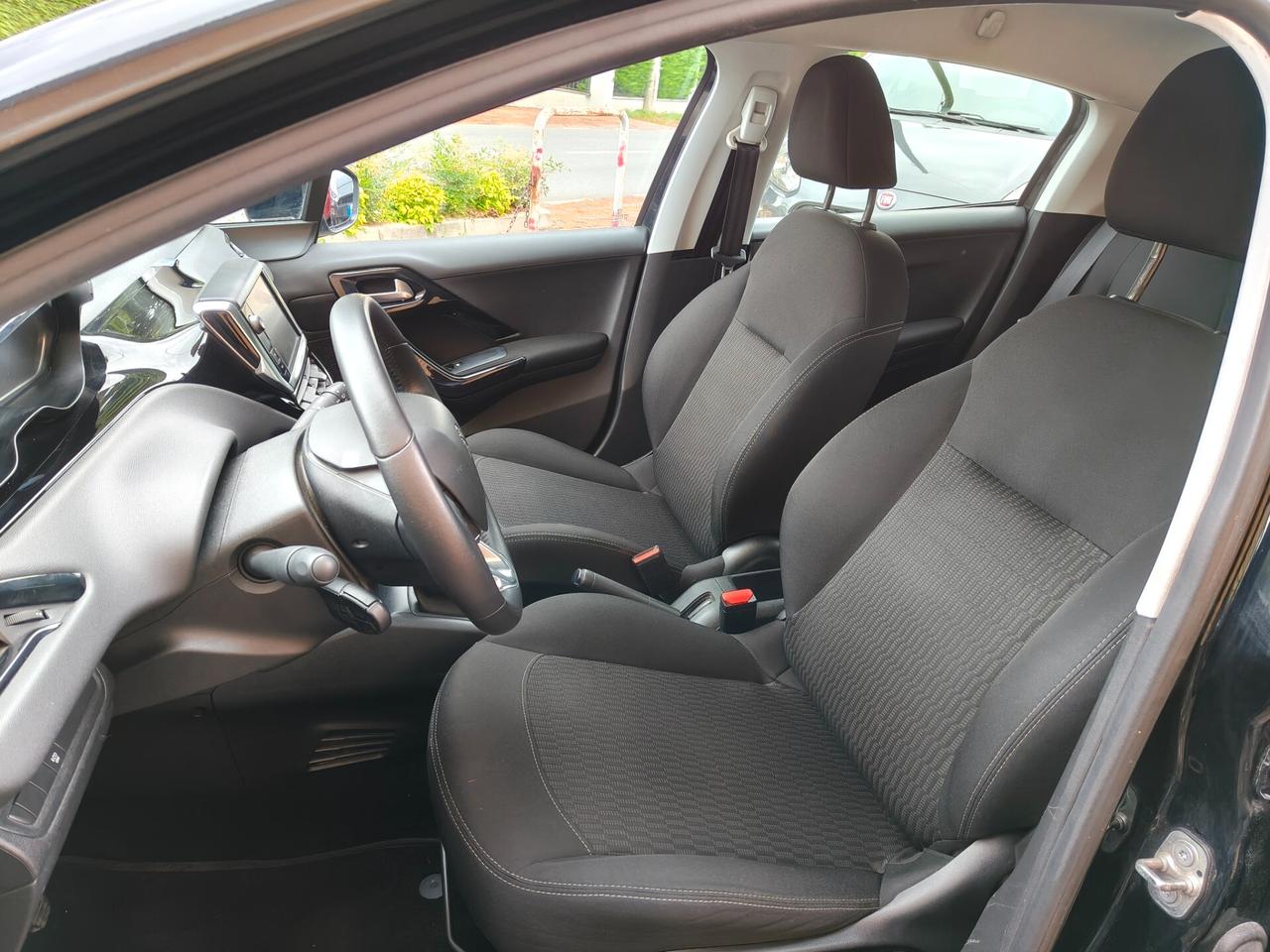 Peugeot 208 PureTech 82 5 porte Allure