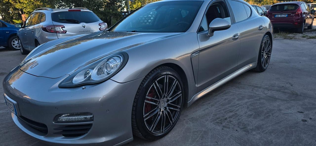Porsche Panamera 3.0 Diesel tettuccio panoramico la uso tutti. Giorni e appena revisionata