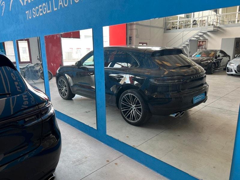 PORSCHE Macan 2.0