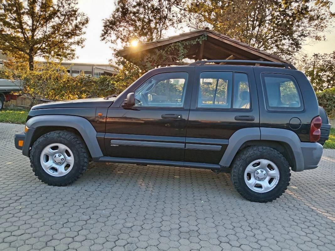 Jeep Cherokee 2.8 crd Sport 65th FL