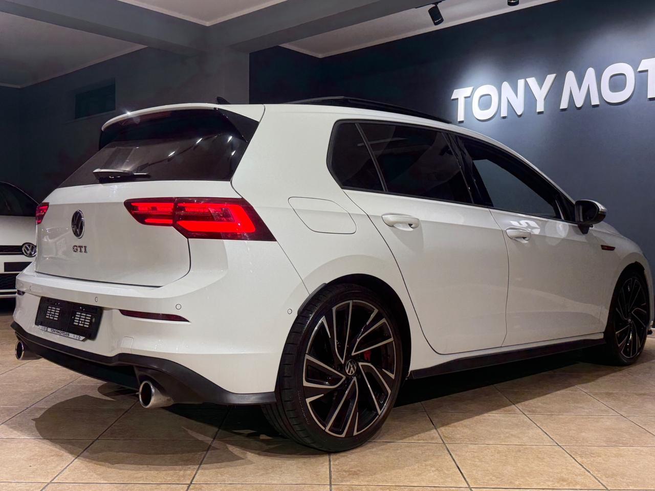 Volkswagen Golf GTI 2.0 TSI BlackStyle