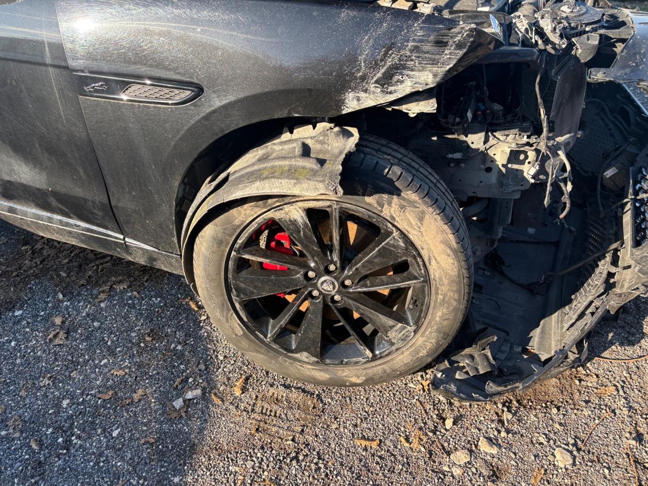 Jaguar F-Pace Incidentata