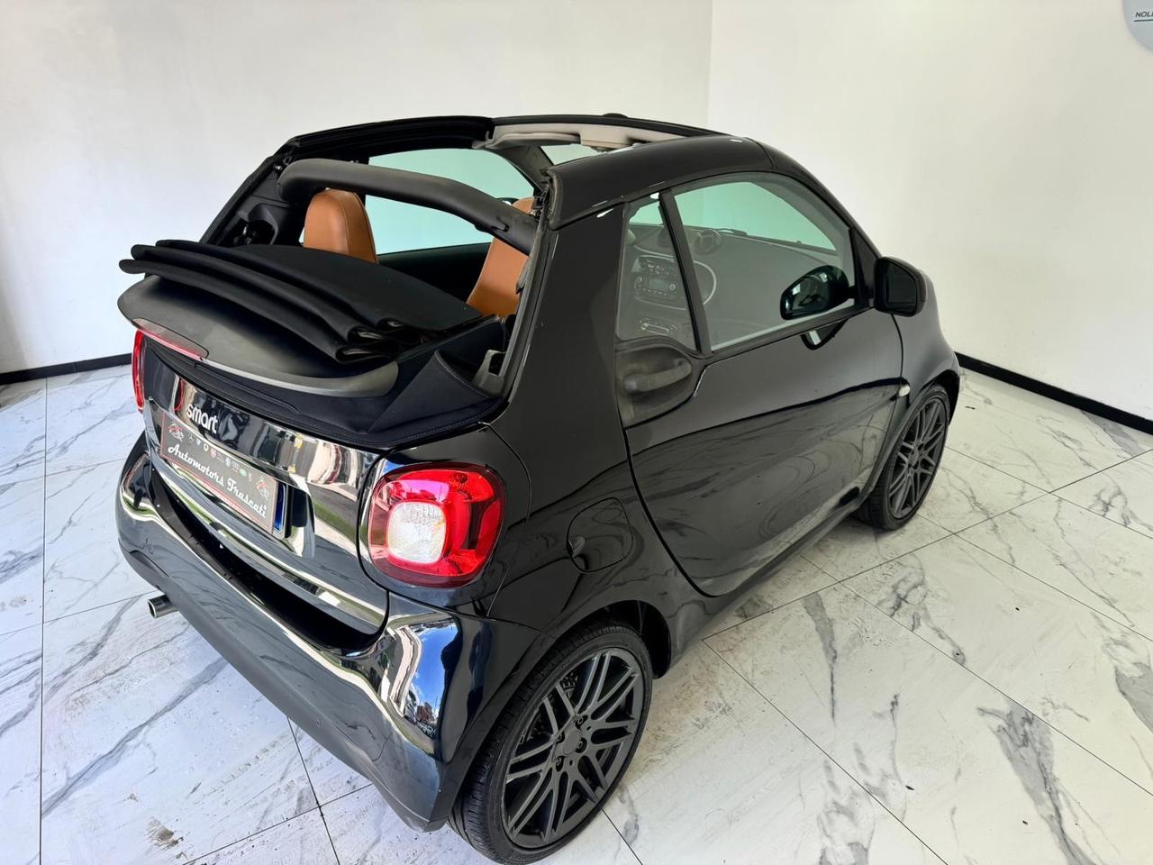 Smart ForTwo 70 1.0 twinamic cabrio-PELLE -CERCHI BRABUS