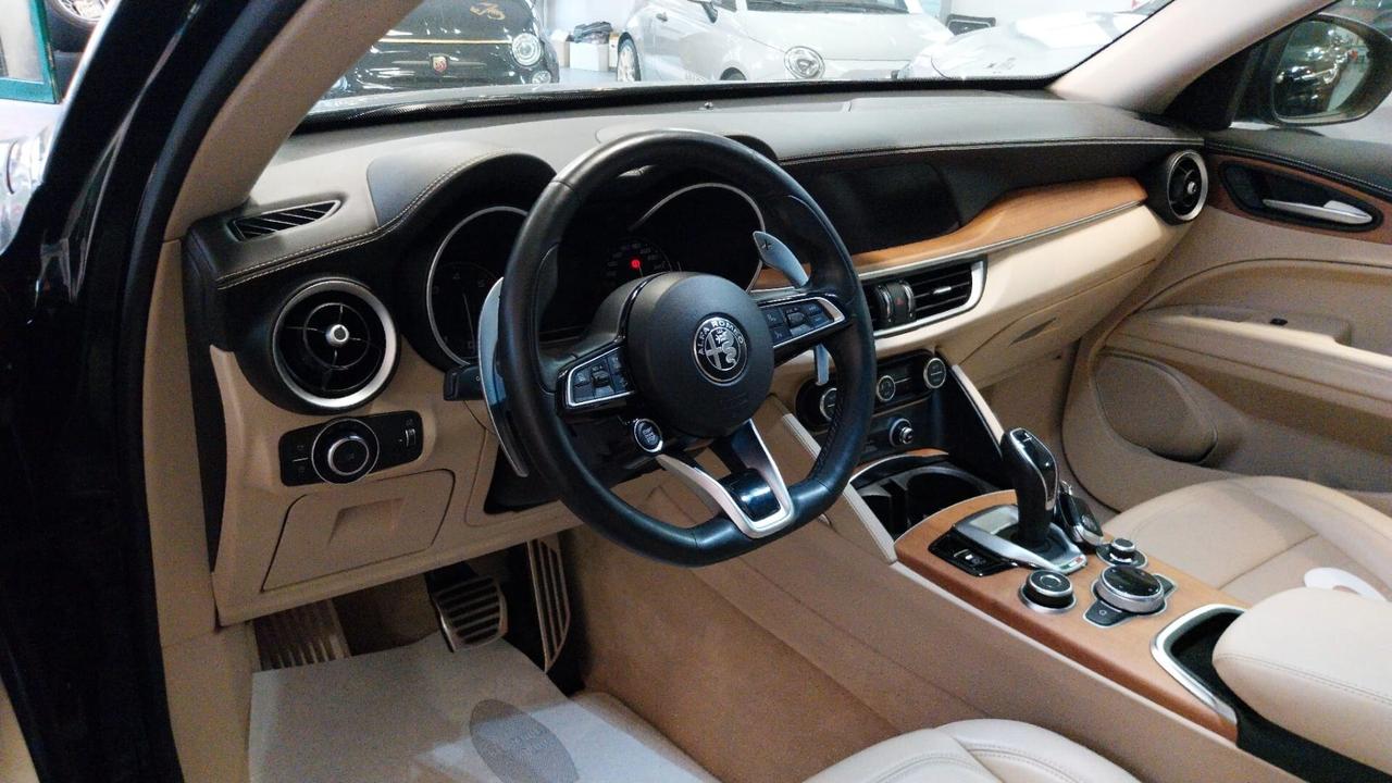 Alfa Romeo Stelvio 2.2cc 210 CV AT8 Q4 Veloce