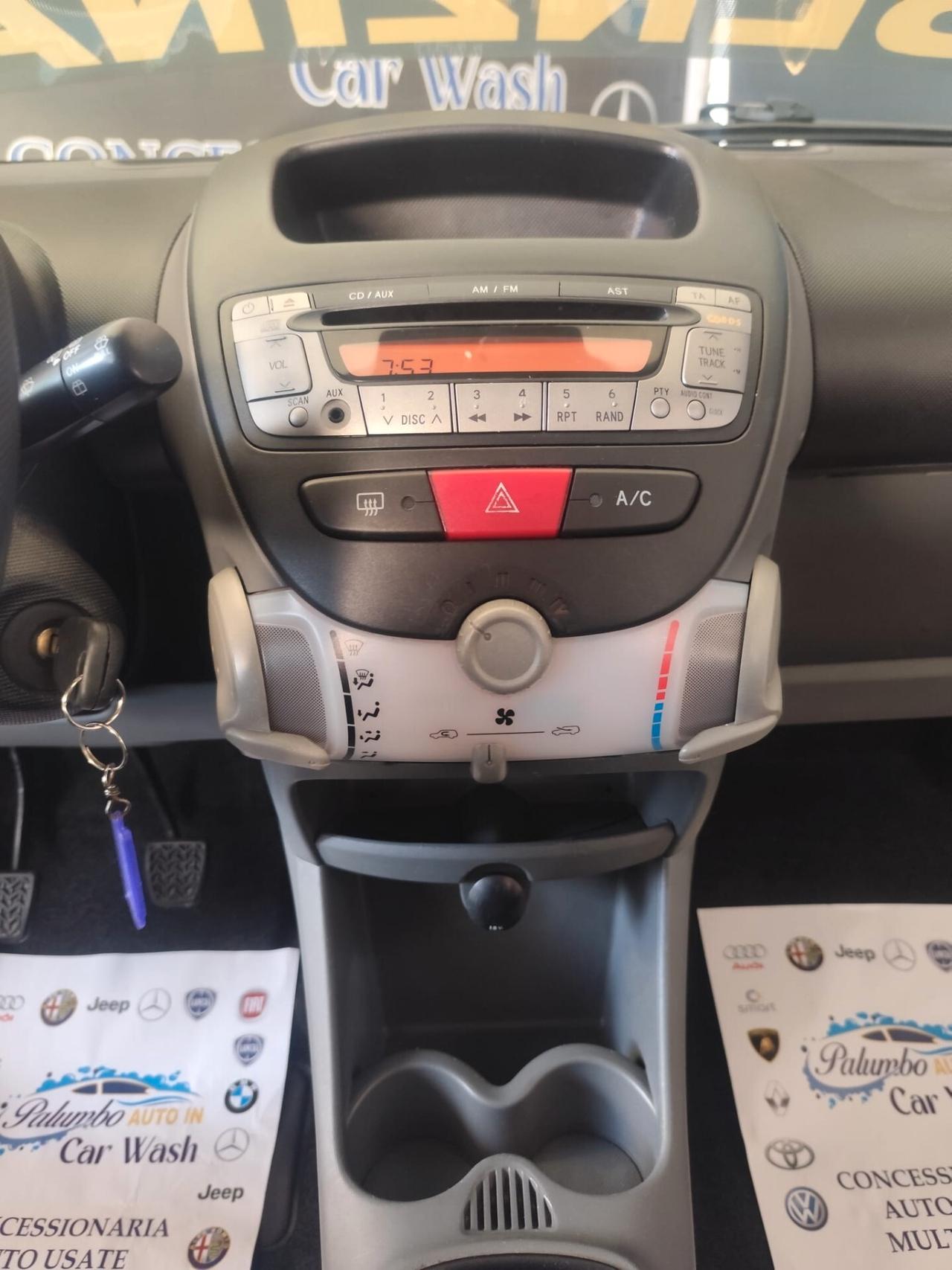 Toyota Aygo 1.0 12V VVT-i 5 porte Sol