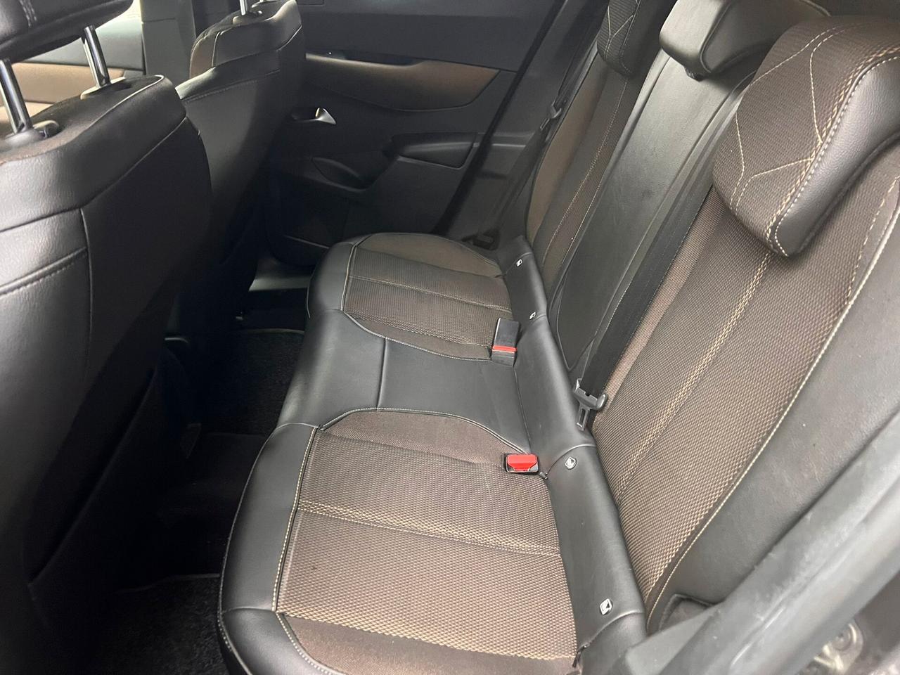 Ds DS3 3 Crossback BlueHDi 130 aut. Performance Line