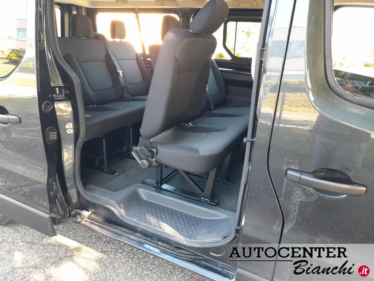 RENAULT Trafic passenger 2.0 Blue dci 150cv L2H1 Zen