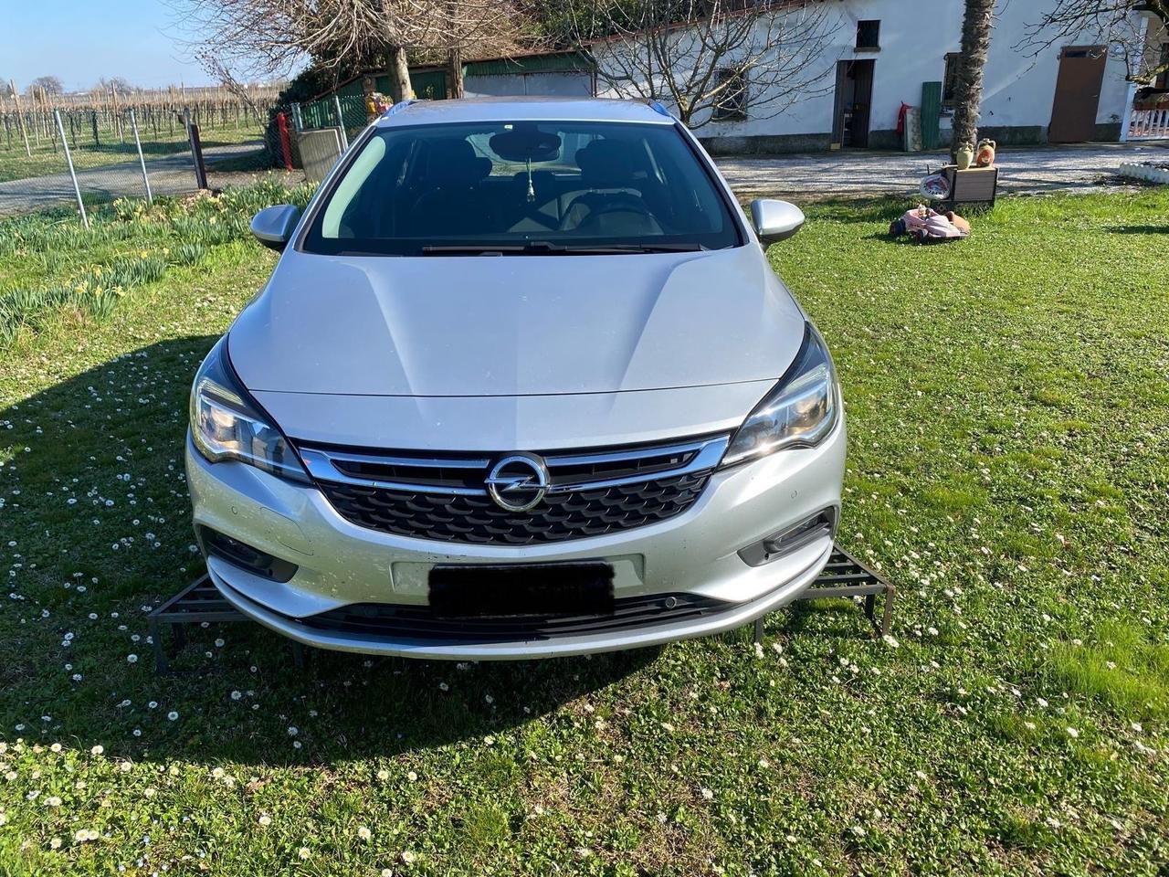 5300€ IVA Opel Astra 1.6 CDTi 110CV Start&Stop Sports Tourer Innovation
