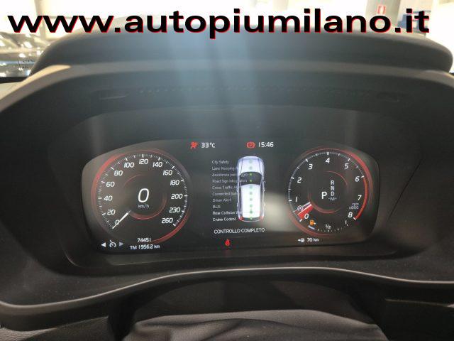 VOLVO XC40 T3 Momentum Core