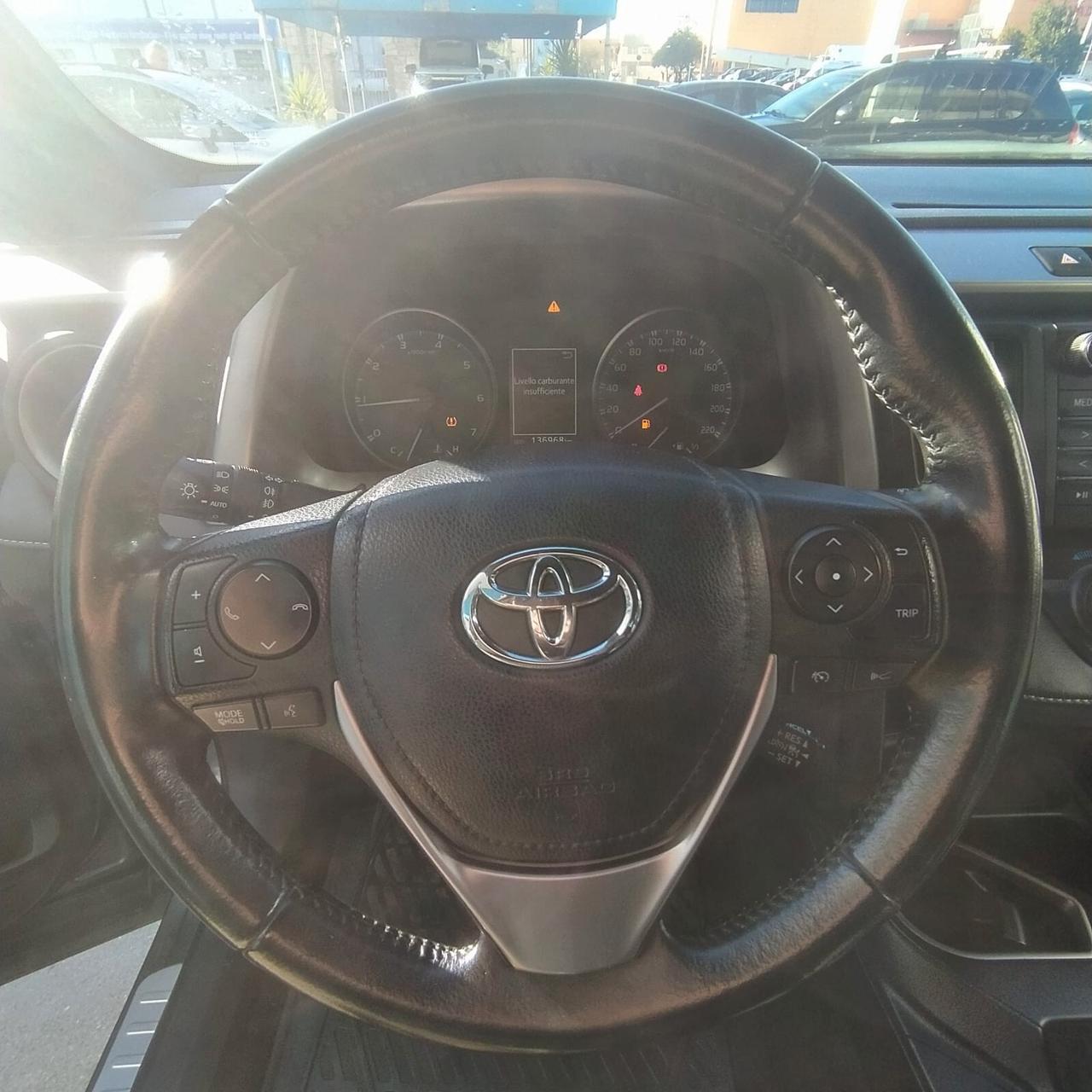 Toyota RAV 4 RAV4 2.0 D-4D 2WD Business