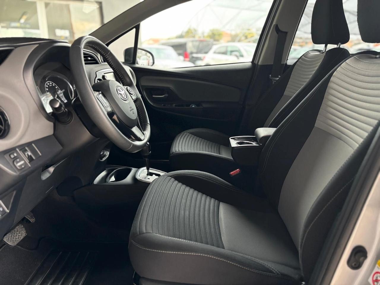 Toyota Yaris 1.5 Hybrid 5 porte Business