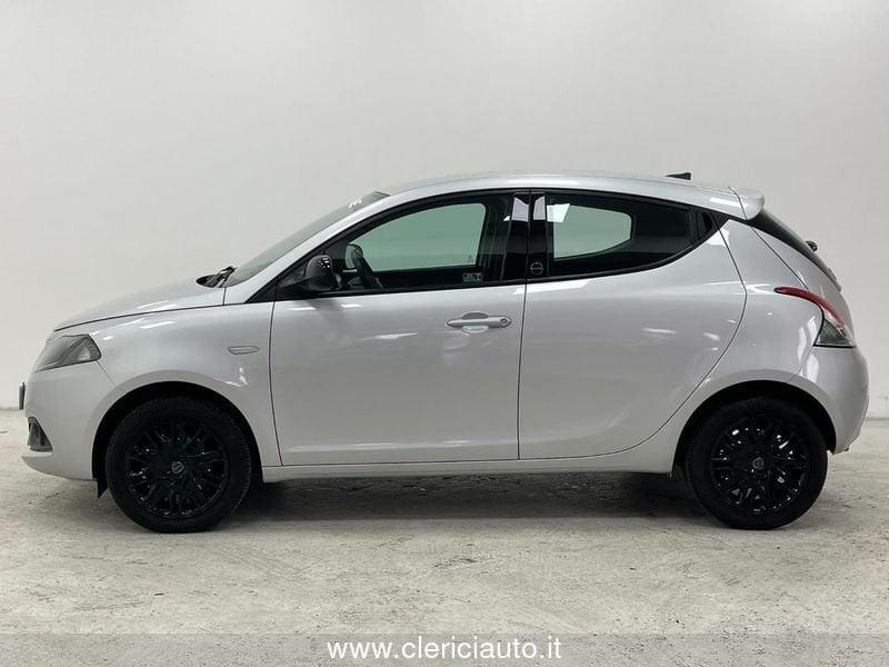 Lancia Ypsilon 1.0 Hybrid Ecochic Gold