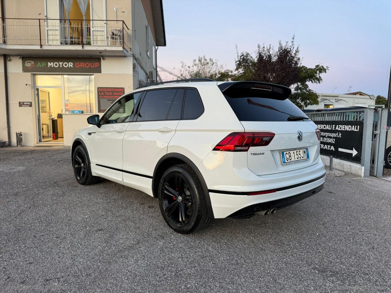 VOLKSWAGEN Tiguan 2.0 TDI 150CV SCR DSG R-Line BLUEMOTION TECHNOLOGY