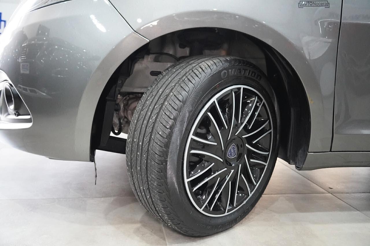 Lancia Ypsilon 1.0 HYBRID 70cv GOLD - 5° POSTO