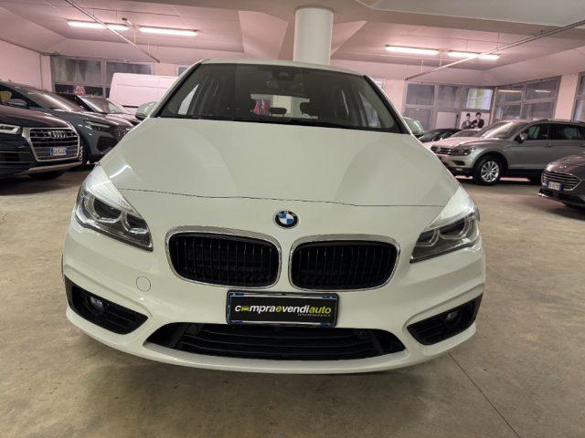 BMW 220 i Active Tourer Advantage