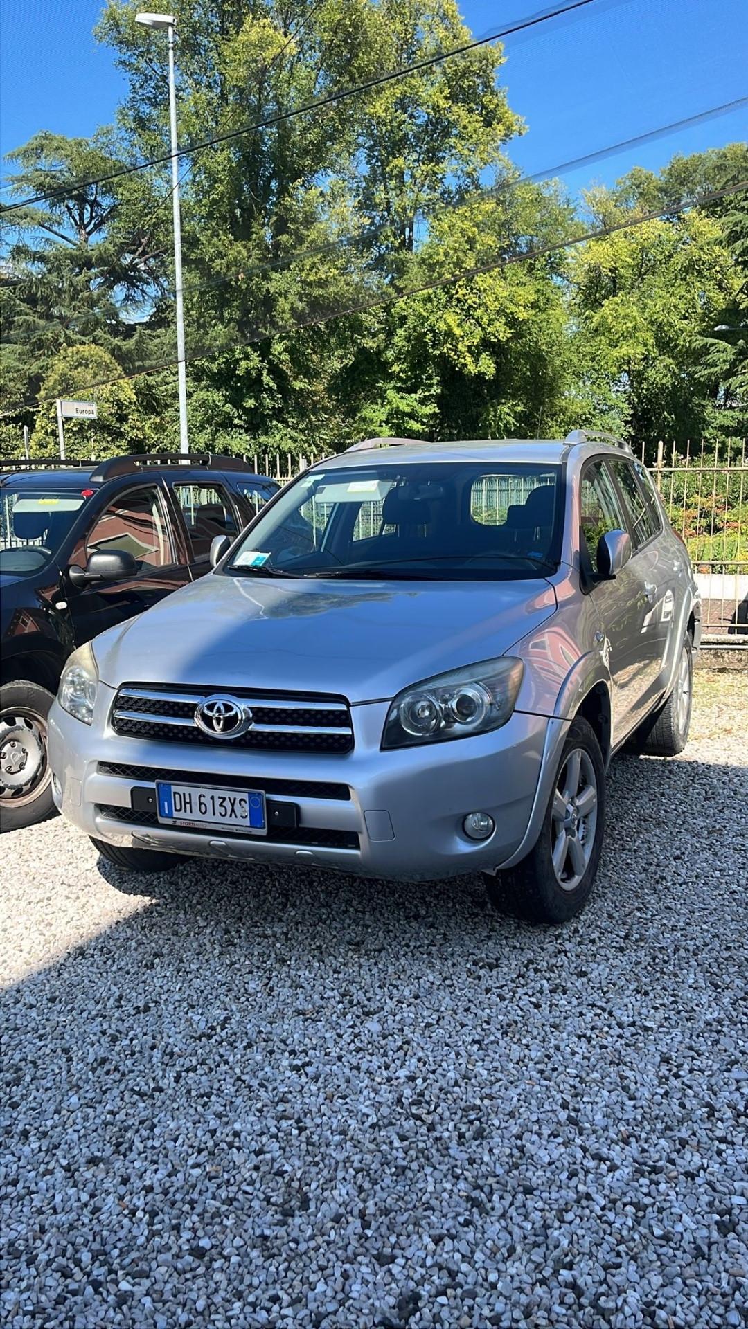 Toyota RAV 4 RAV4 2.2 D-4D 177 CV Luxury