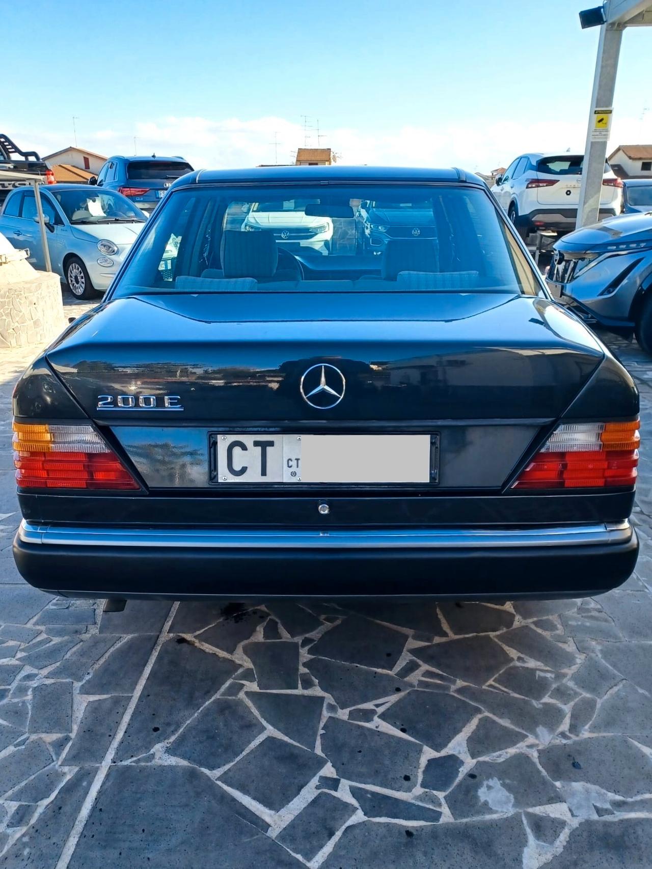 Mercedes-benz 200 E
