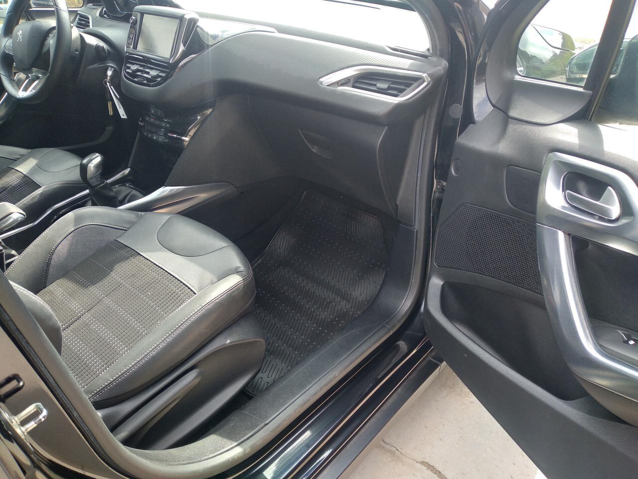 Peugeot 2008 BlueHDi S&S Black Matt