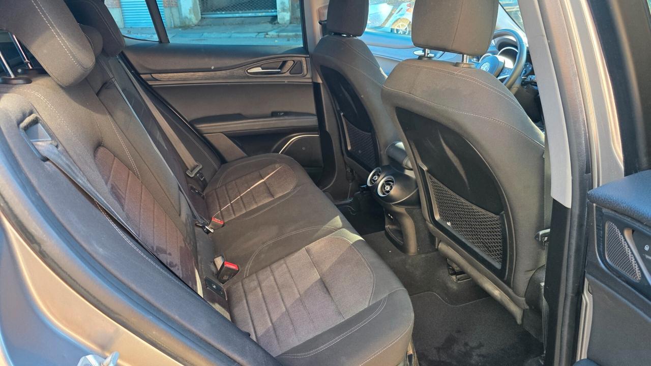 Alfa Romeo Stelvio 2.2 Turbodiesel 190 CV AT8 Q4 Business