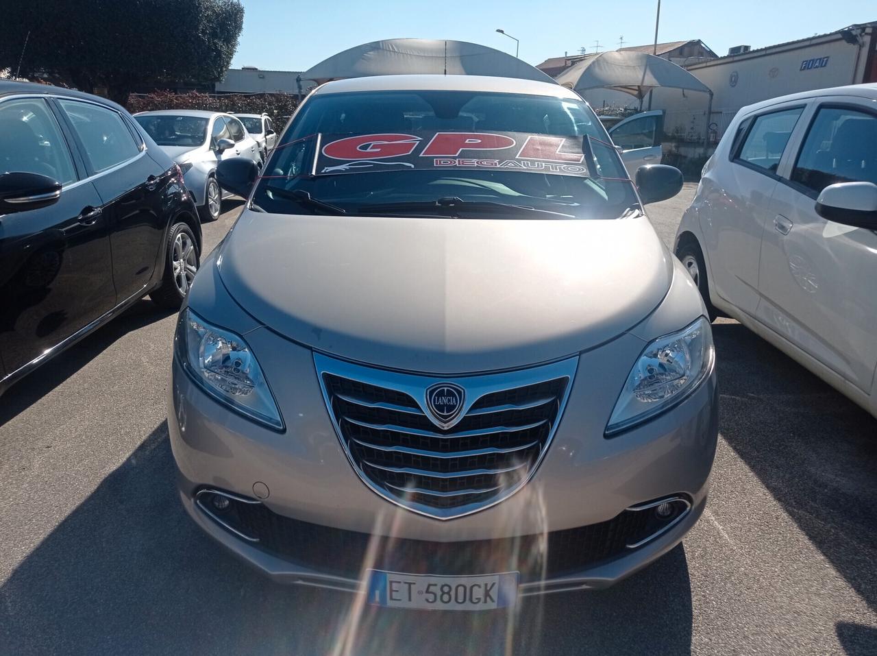 Lancia Ypsilon 1.2 69 CV 5 porte GPL di serie Ecochic Gold