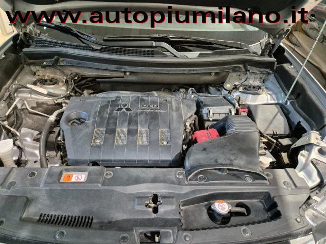 MITSUBISHI Outlander 2.2 DI-D 4WD Instyle Plus SDA 7 posti