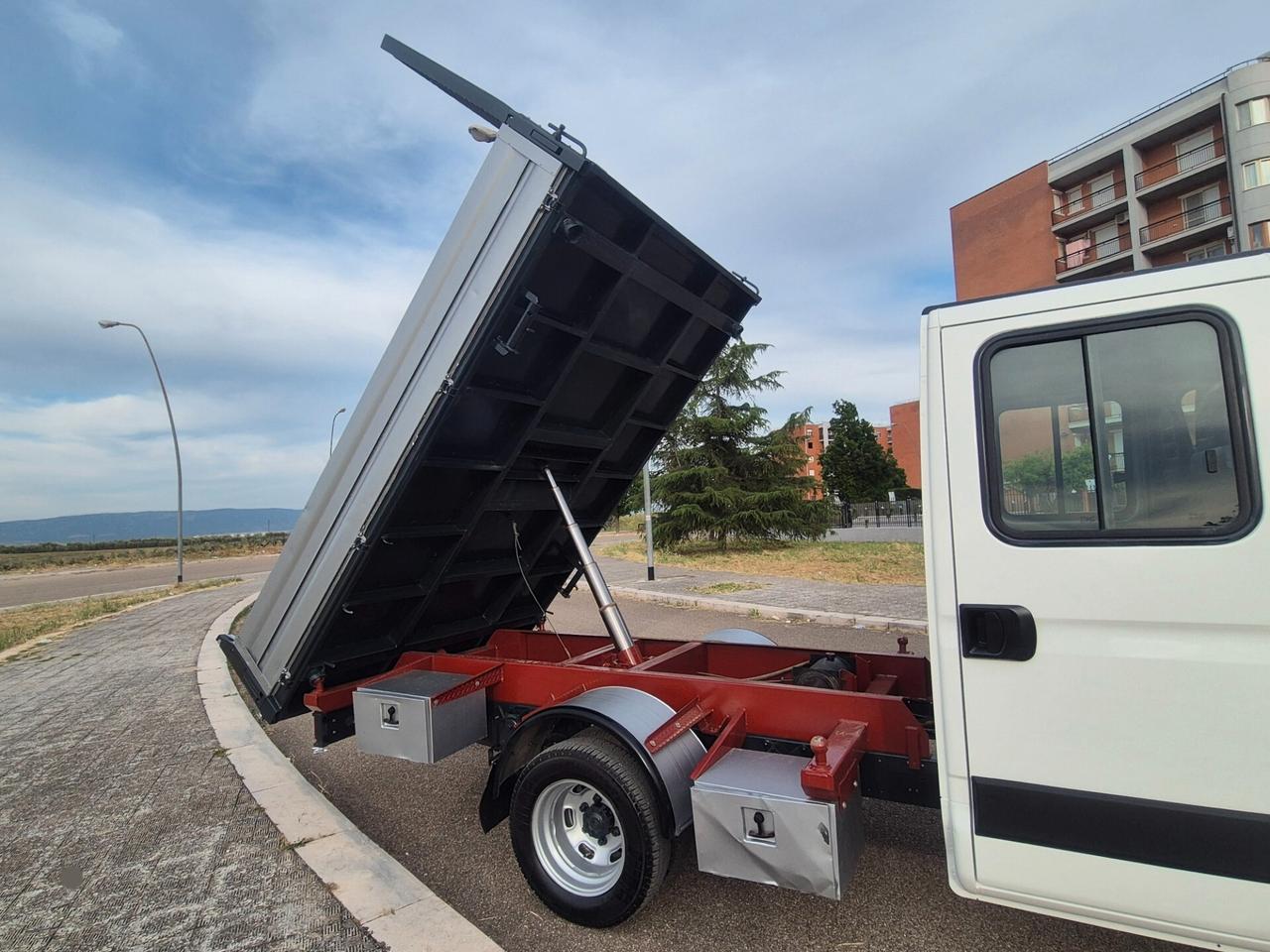 Iveco Daily 35C12 2.3 115cv gemellato ribaltabile trilaterale 08