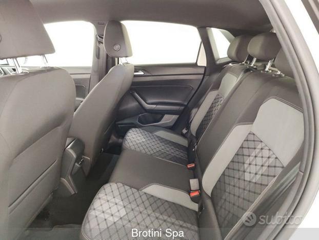 Volkswagen Polo 1.0 TSI DSG R-Line