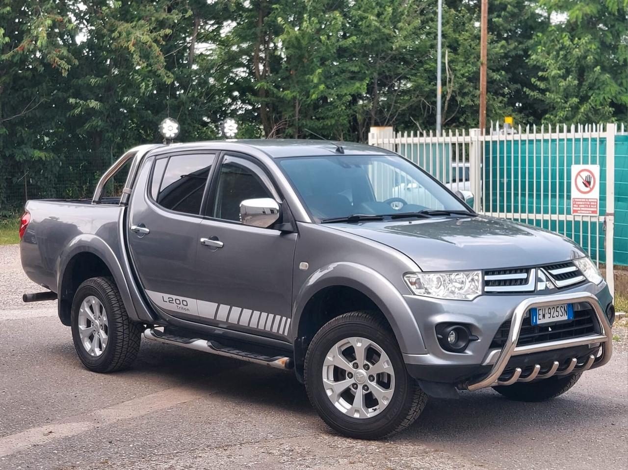 Mitsubishi L200 2.5 DI-D Double Cab Invite