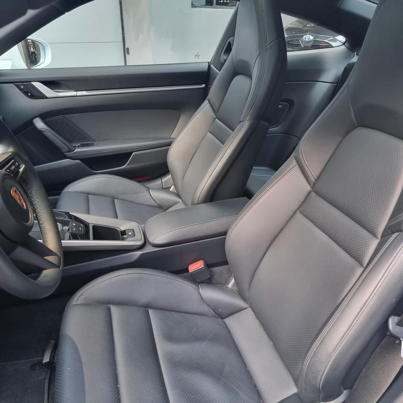 Porsche 992 Coupe 911 3.0 Carrera SPORT DESIGN+PANORAMA