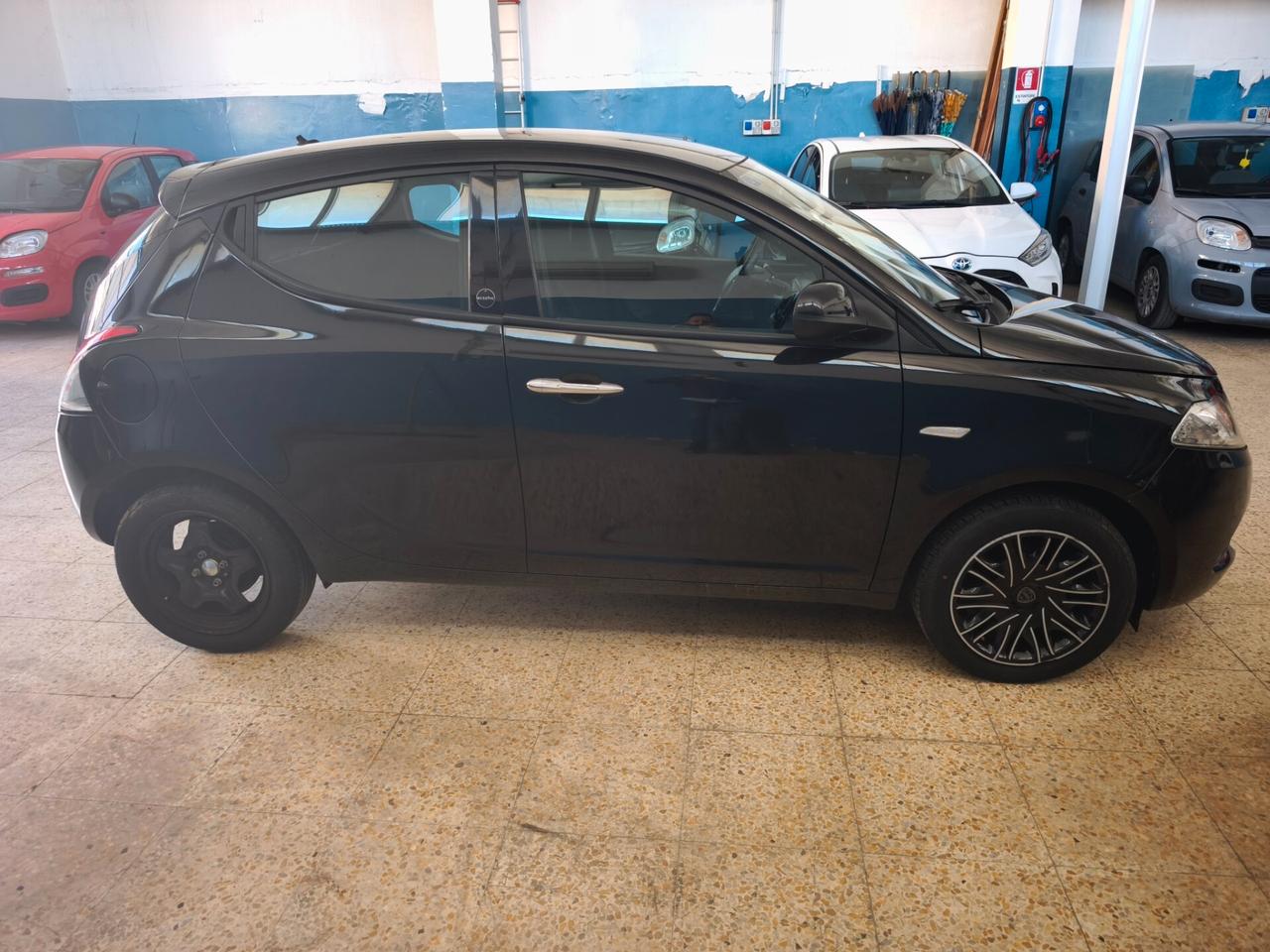 Lancia Ypsilon Hybrid Ecochic Gold ALLUVIONATA