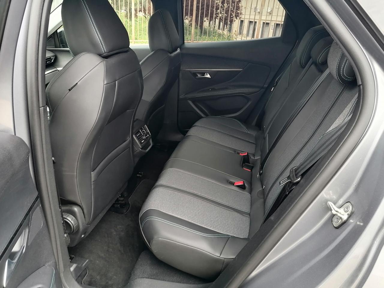 PEUGEOT 3008 ALLURE 1.5 BLUEHDI 130CV FULL LED AUTOMATICA