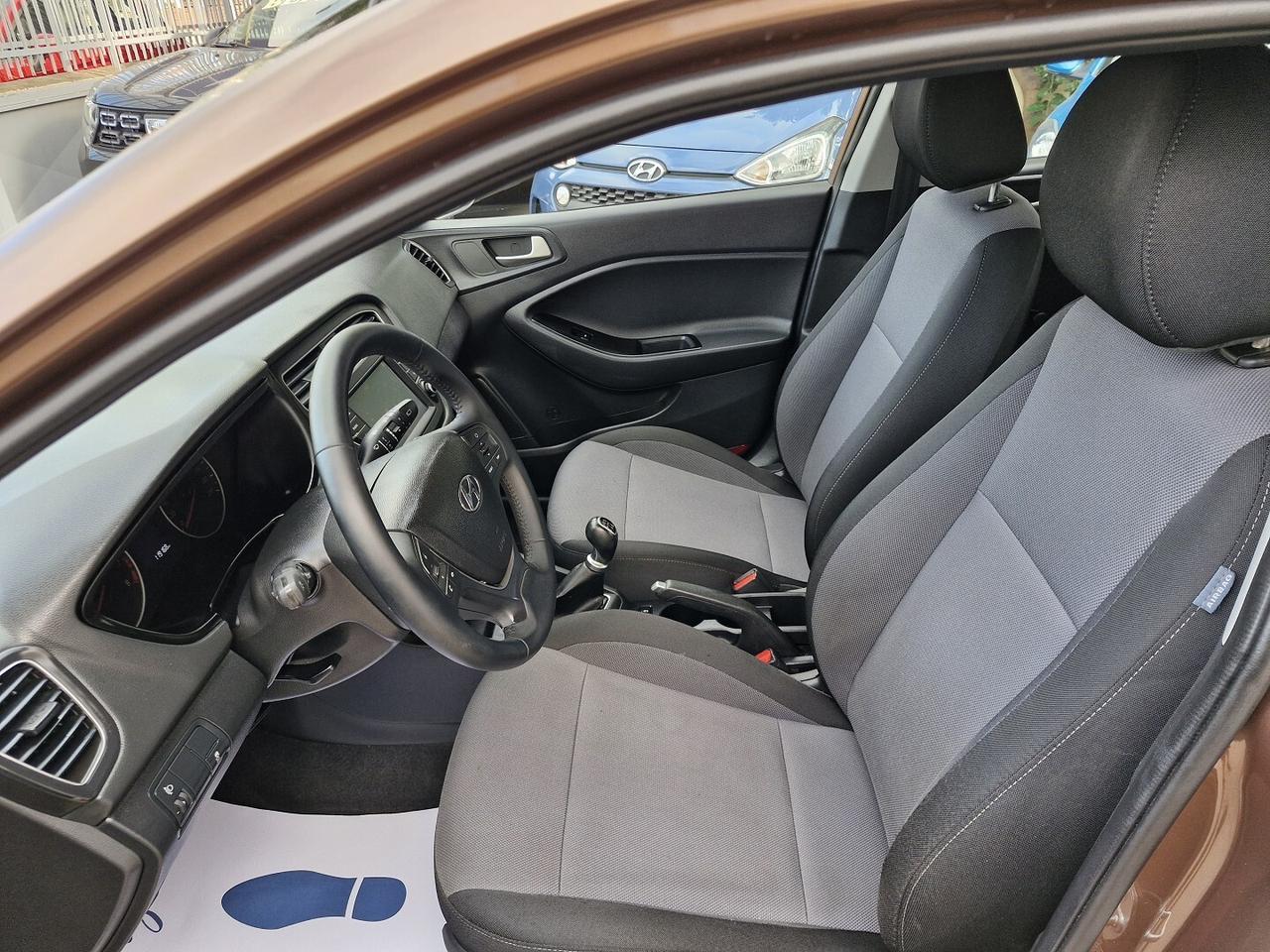 HYUNDAI I20 1.2 CONNECTILNE 75CV ANNO 10/2019