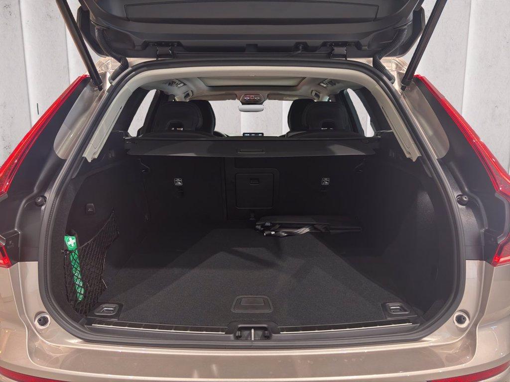 VOLVO XC60 2.0 b5 mhev Ultra Dark awd auto del 2025