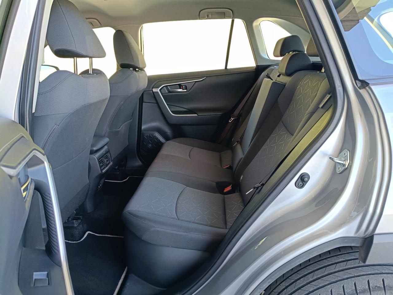 TOYOTA 2.5 vvt-ie h Adventure awd-i 222cv e-cvt