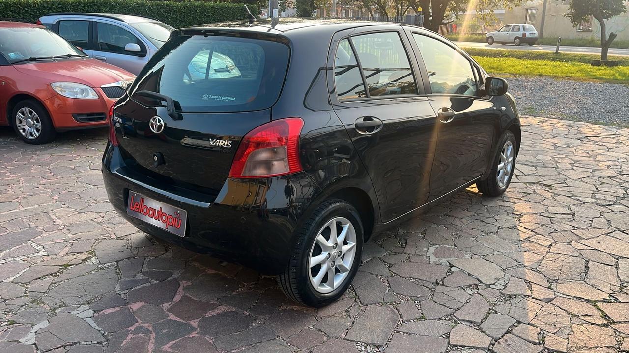 Toyota Yaris 1.0 5 porte Now